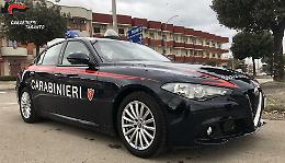 "Questo fidanzamento non s'ha da fare" e giù botte in pizzeria, tre persone nei guai