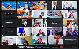 Ex Ilva, Urso: due ipotesi per la decarbonizzazione. Il video-confronto con imprese e indotto
