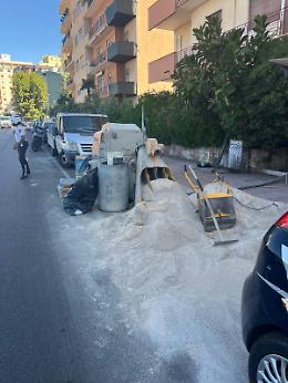 Ci risiamo: cantiere abusivo su viale Virgilio. Stop immediato e multe ai responsabili