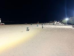 Pane e Pomodoro più sicura: nuova illuminazione per la spiaggia dei baresi. Le foto