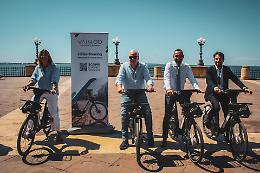 Taranto pedala verso il futuro: inaugurato il nuovo servizio di biciclette elettriche in condivisione. Le foto