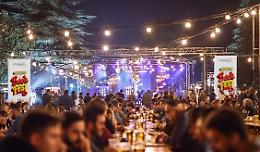 Taranto Beer Fest 2025, quattro giorni di musica, spettacoli e 50 tipi di birra. Le foto