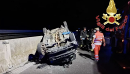 Tragedia sulla statale 16, muore un 26enne in un incidente. Lievi ferite per due donne