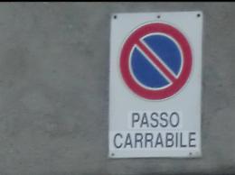 Finti Passi carrabili, vere multe: 33 sanzioni in poche settimane