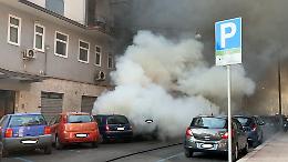 Incendio in via Pitagora, distrutte tre auto