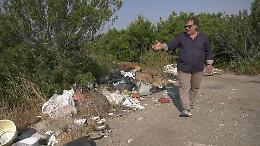 Viaggio in discarica, altro che Parco delle Gravine. Le foto dello scempio
