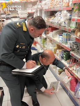 Maxi sequestro della Guardia di Finanza: oltre 23 mila prodotti non sicuri e giocattoli contraffatti
