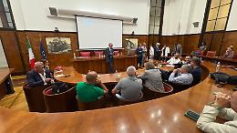 Ex Ilva, sindacati divisi sulla pre-intesa: “Mancano garanzie per i lavoratori e tempi certi”