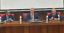Ex Ilva, Urso: «Necessario riattivare tre altiforni per raggiungere 6 milioni di tonnellate»