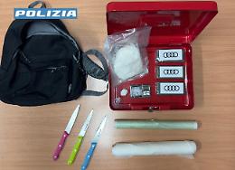 Droga nascosta dietro la cisterna dell'acqua, due giovani arrestati