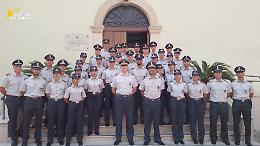 I 35 allievi marescialli della Guardia di finanza salutano il Salento