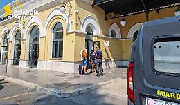 Raffica di controlli antidroga: 22 persone segnalate