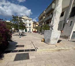 Maxi intervento di pulizia a piazza San Francesco De Geronimo. Le foto