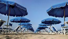 Puglia, estate tra spiagge libere e polemiche sul caro-prezzi