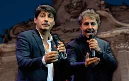 Risate assicurate con Toti e Tata in piazza Giovanni XXIII