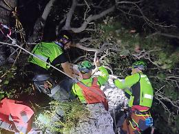 Giovane disperso, salvataggio dopo ore di ricerche nel cuore della notte. Le foto