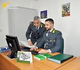 Sequestrate quasi 7mila lattine di una nota bevanda gassata