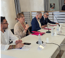 Fusco: su il sipario per un viaggio  tra prosa d'autore, emozioni e pensiero