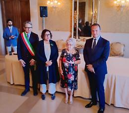 Ventisei Medaglie d’onore ai deportati nei campi nazisti: cerimonia in Prefettura. Le foto
