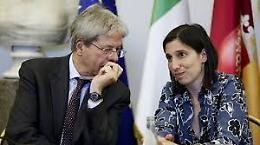 La direzione dei democratici e la messa cantata di Elly