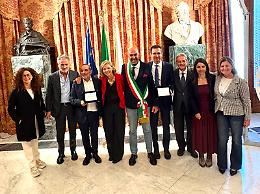Il Comune premia i Rettori uscenti di Uniba e Poliba: “Hanno fatto crescere la città della conoscenza”
