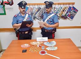 Spacciava droga a 80 anni. Arrestato anche per allaccio abusivo alla rete elettrica
