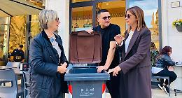 Porta a porta per le attività del food a Madonnella: in corso la consegna dei carrellati. Le foto