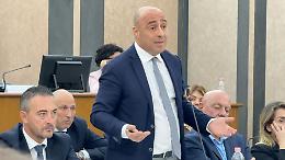 Il Consiglio comunale respinge il ricorso sull’Aia ex Ilva: scontro politico ma la maggioranza tiene