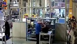 Droga e racket: otto arresti, un operaio spacciava in fabbrica