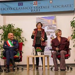 Il Liceo “Socrate” celebra 50 anni di storia. Leccese: “Orgoglioso di far parte di questa comunità”