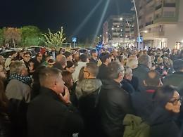 No alla paura: in centinaia al sit-in per Giuseppe Di Bari