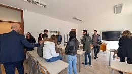 Vito Leccese accompagna gli alunni nella nuova sede temporanea del “Marconi-Hack”. Le foto