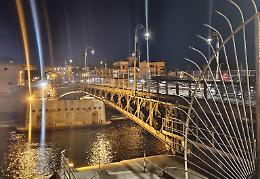 Apertura del Ponte Girevole per l’ingresso di un’unità militare