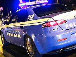 Un 48enne aggredisce il padre e manda due agenti in ospedale
