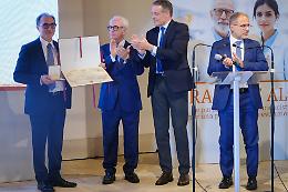 Il Caduceo d’Oro 2025 al professor Leonetti: farmacie tra tradizione e innovazione. Le foto