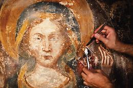 Riecco “La Madonna del Segno”: completato il restauro dell’affresco quattrocentesco