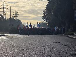 Ex Ilva, sospesi i blocchi stradali: sindacati ancora in rotta con il Governo