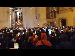 La città si sveglia con Santa Cecilia: fede, musica e il primo respiro del Natale. I video