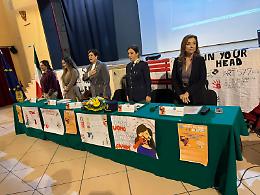 Orange the World,  in tanti per dire no alla violenza sulle donne. Le foto