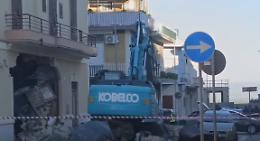 Esplosione nella notte, devastato il Postamat di via Sacchitelli