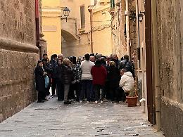 Ufficio postale allo stremo in Città Vecchia. La rabbia degli utenti. Il video