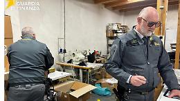 Falsi Lacoste, Moncler, Adidas e Dolce e Gabbana: scoperto un laboratorio clandestino