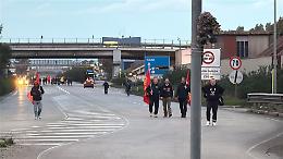 Ex Ilva, i sindacati sospendono i blocchi: “Il governo tace, la mobilitazione continua”