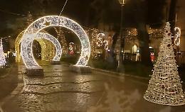 Natale a Martina Franca: l'incanto di "Lumiere" accende la Città della Valle d'Itria