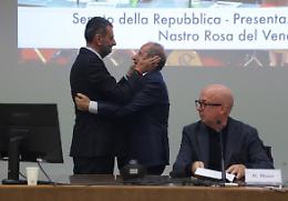 “Una vita per vincere il cancro”, il libro del prof. Schittulli in Camera di Commercio. Le foto