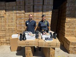 False scarpe Dr Martens, Skechers e New Balance: maxi sequestro nel porto. Le foto