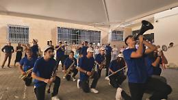 “Musica in corsia”, gli studenti portano il Natale nei reparti pediatrici del Vito Fazzi