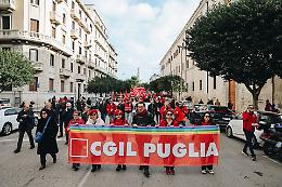 Sciopero generale, Bari in piazza con la Cgil. Le foto