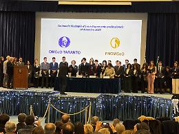 Cinquant&rsquo;anni di laurea e nuovi ingressi, la medicina celebra il passaggio di testimone. Le foto