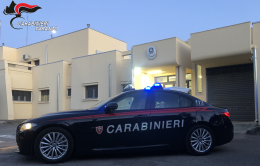 Sorpreso con droga in auto, 29enne arrestato 